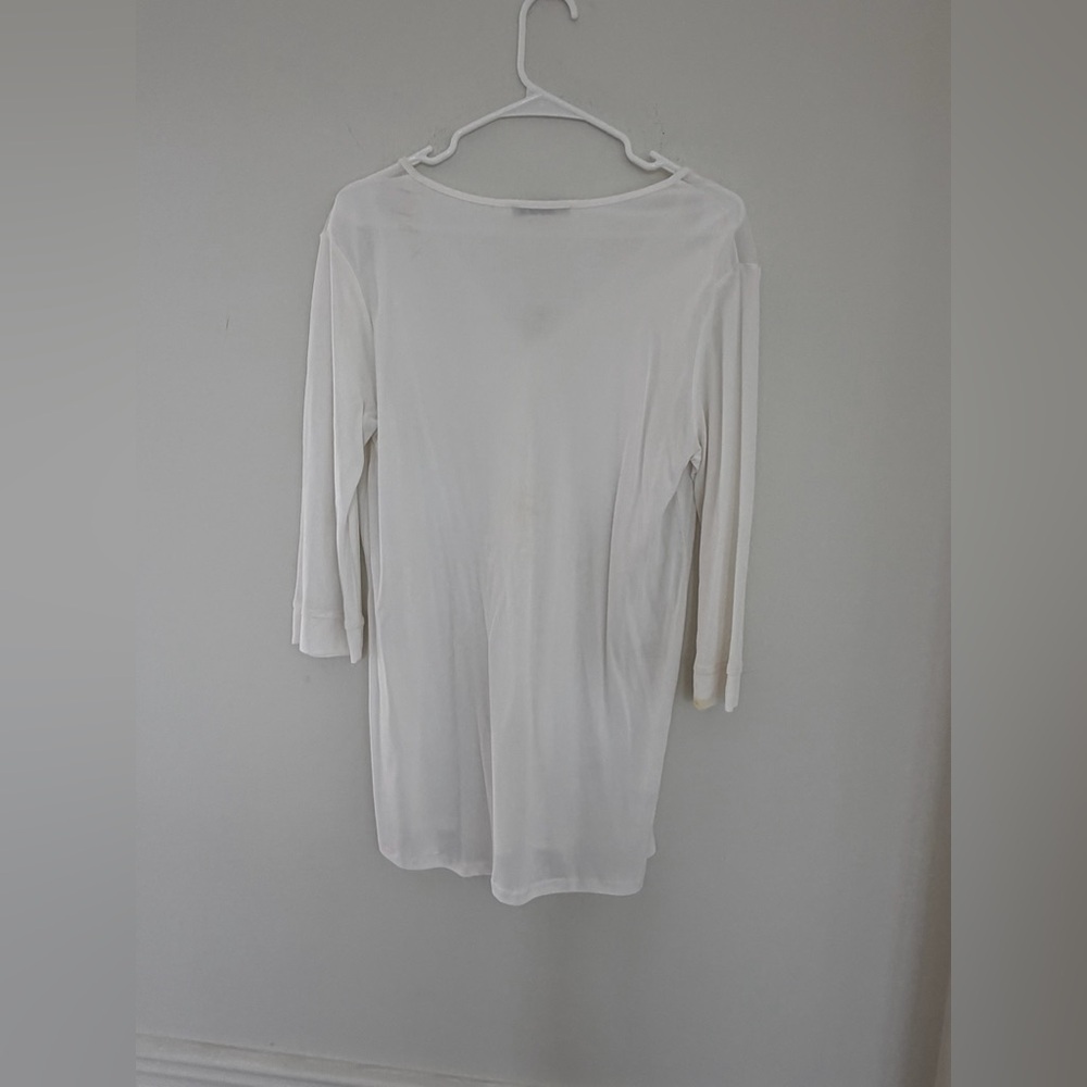 Elegant White V-Neck Women's Top - Picture 7 of 7